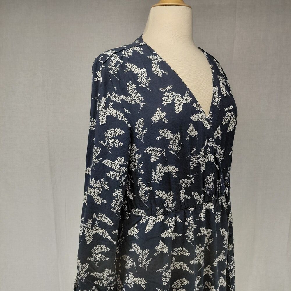 GAP Floral V-Neck Faux Wrap Dress Knee Length Navy/ White Sz L - Picture 2 of 9